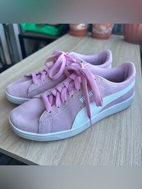Puma Pink Suede Women's Low-Top Sneakers with White Stripe